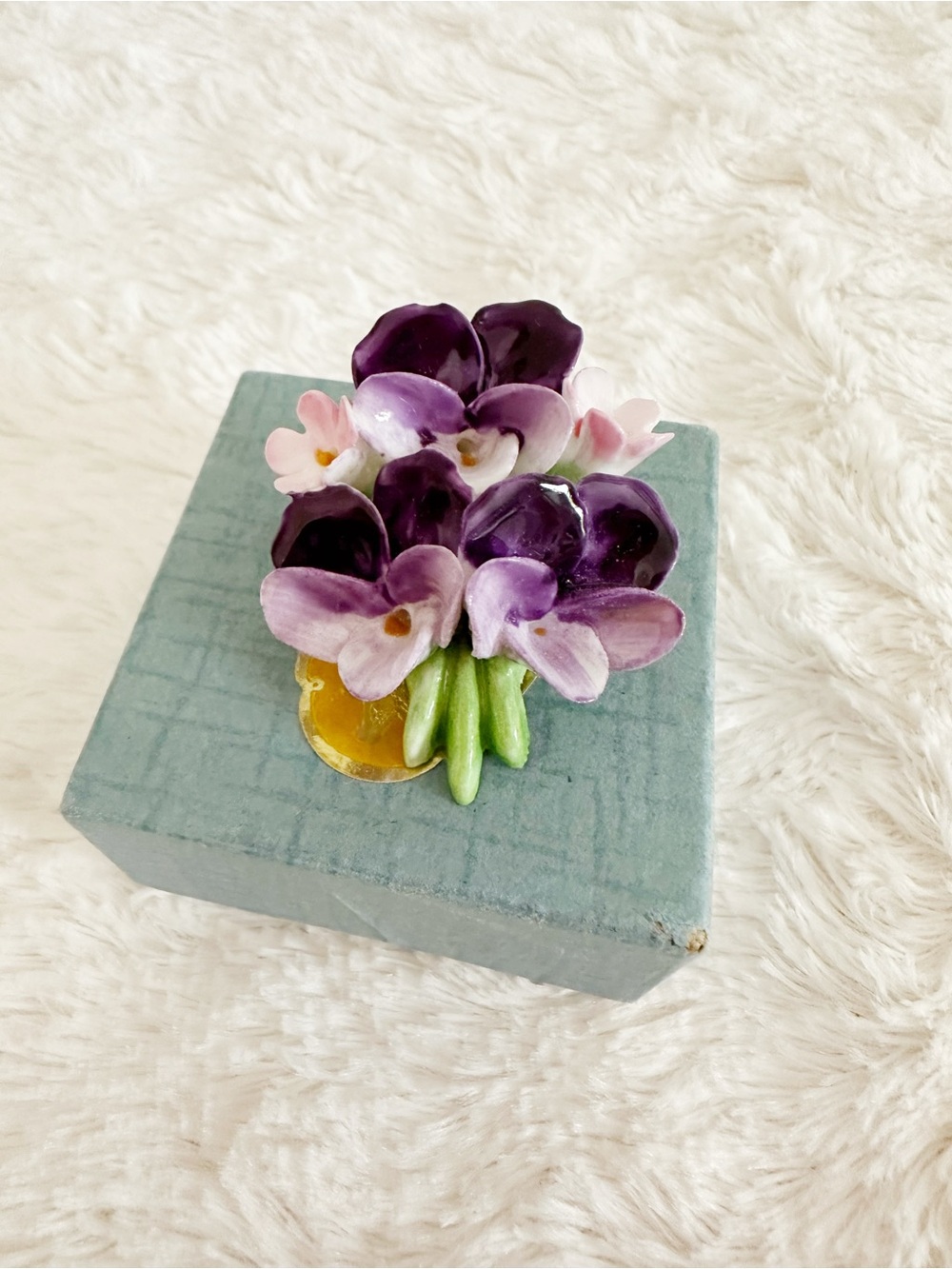 Vintage Denton Bone Chine Flower Brooch